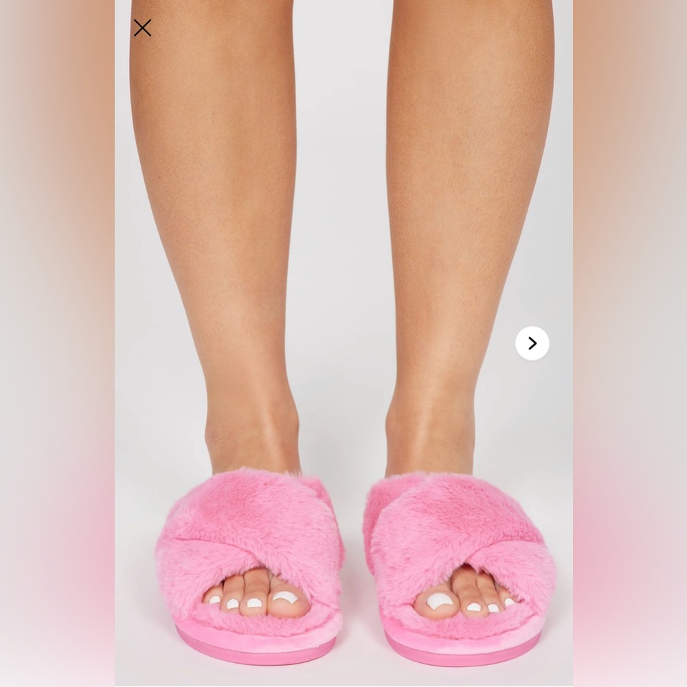 Fashion Nova Pink Plush Slippers
